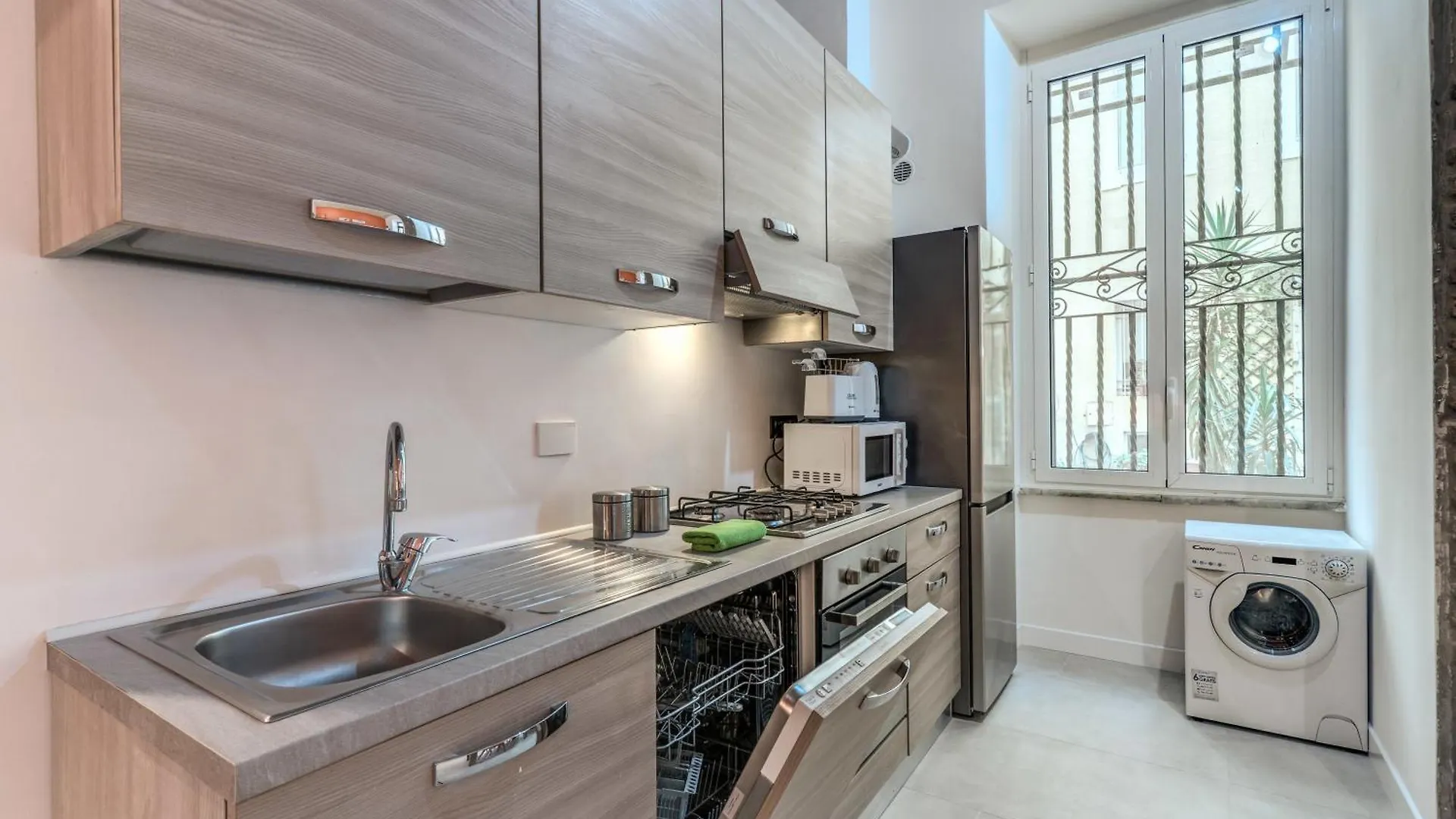 Spacious Apartment Close Vatican Rome